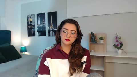 Mia online show from September 16, 12:35 pm