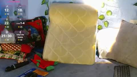 Catalina online show from December 16, 1:44 am