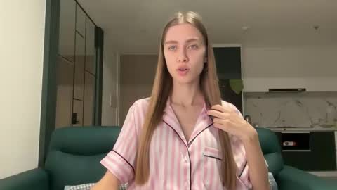 verablanc online show from June 1, 1:51 am
