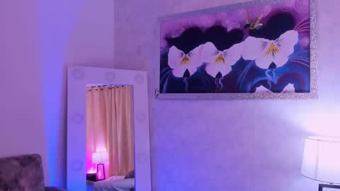 Veronica Olson online show from February 9, 1:03 pm