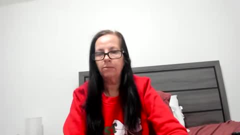 verysassypeachgoddess online show from December 1, 1:47 pm