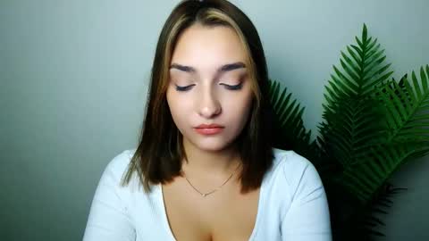 Ana online show from November 9, 8:38 pm