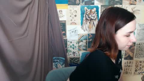 veryveryvery_shy online show from January 31, 7:07 am