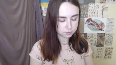 veryveryvery_shy online show from December 5, 9:21 am