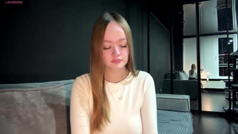 Esta online show from January 15, 3:07 pm