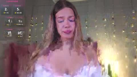 Alice  please dont forget to thumbs up me  online show from March 23, 5:46 am