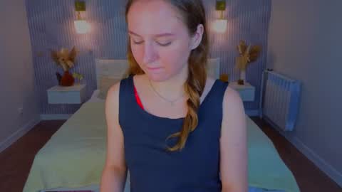 vicki_milles online show from July 19, 9:00 am