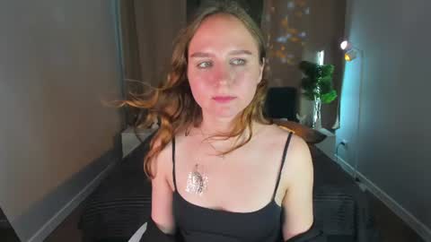 vicki_milles online show from July 28, 12:48 pm