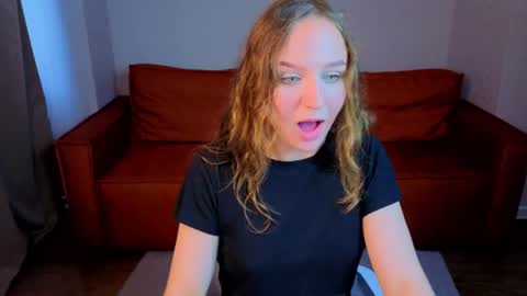 vicki_milles online show from June 30, 10:15 am