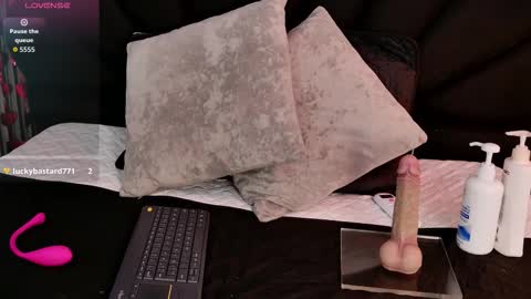 vicky_lopezz_ online show from February 20, 3:16 am