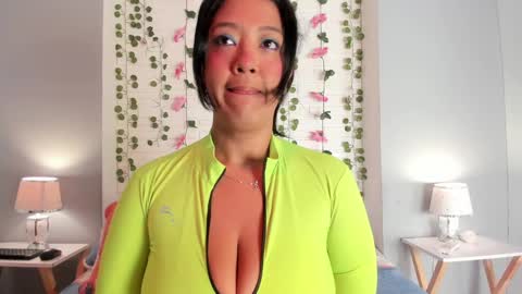 V I C K Y online show from March 7, 12:12 pm