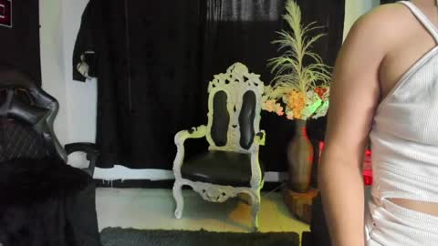 Vicky online show from April 15, 4:40 pm