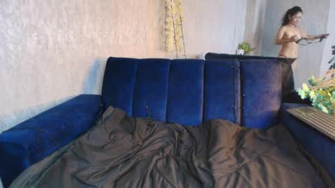 Vicky online show from April 10, 2:12 pm