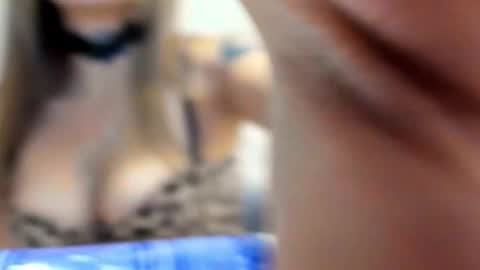 vickybloomx online show from November 1, 6:28 am