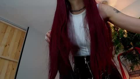 Victoria   online show from December 18, 3:00 pm