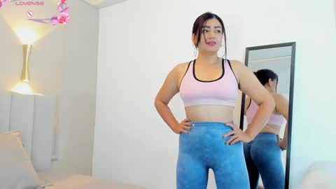 victoria  online show from October 23, 7:20 pm