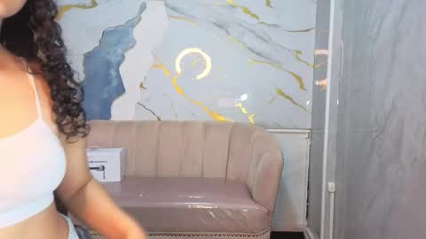 victoria_castillo_b online show from March 28, 12:59 pm