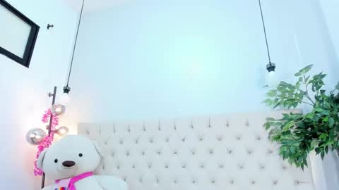 Victoria online show from October 14, 7:38 pm