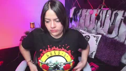 victoria_floyd1 online show from June 5, 3:10 am