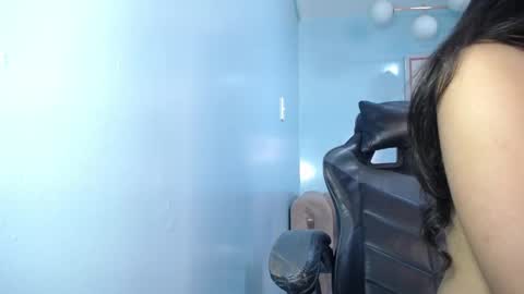 Victoria online show from November 23, 2:30 pm