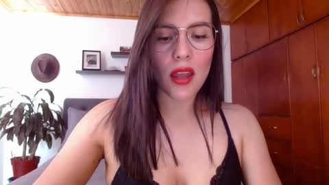 VICTORIA MARTELO online show from September 26, 5:32 pm