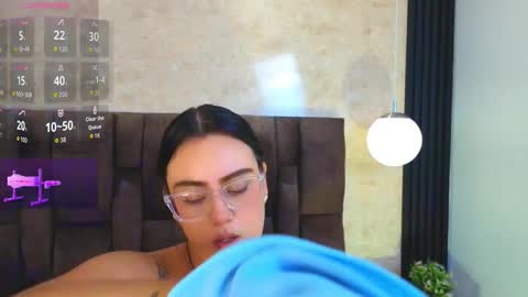 Victoria Andrade online show from February 26, 1:32 pm