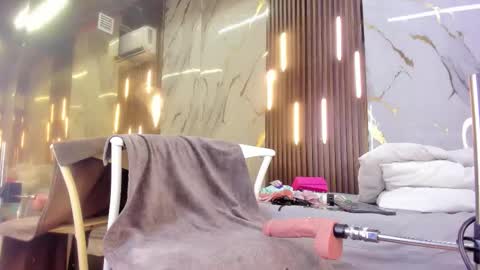 Victoria  online show from January 11, 8:58 pm