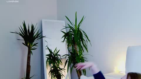 Miss V online show from March 22, 8:20 am