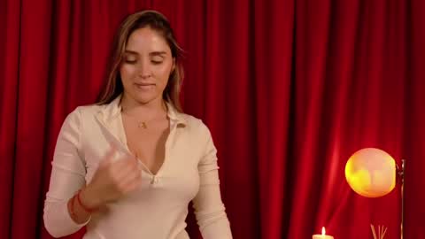 VictoriaNova online show from April 16, 9:39 pm