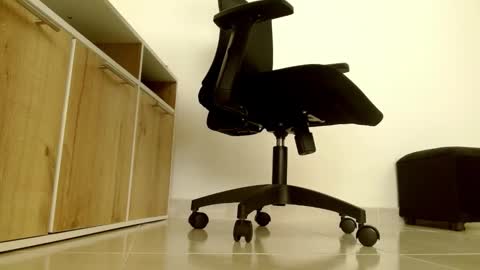 Victoria online show from January 5, 6:00 pm