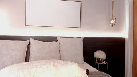 Victoria Shelby  online show from September 18, 2:37 pm