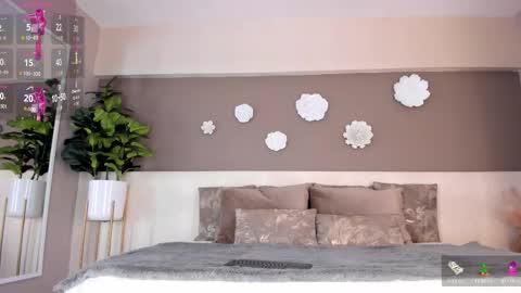 Victoria Shelby  online show from January 15, 11:49 am