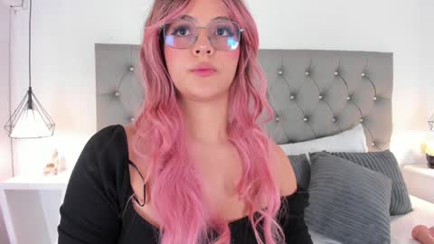 hi Im daniela  I will be online again in 15 hours after each transmission 3 online show from December 31, 5:18 pm