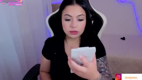 V  I C  T O R I A  online show from February 4, 8:23 pm