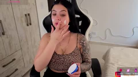 V  I C  T O R I A  online show from February 23, 8:30 pm