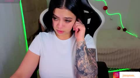 V  I C  T O R I A  online show from November 25, 7:15 pm