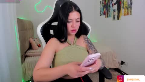 V  I C  T O R I A  online show from November 12, 7:12 pm