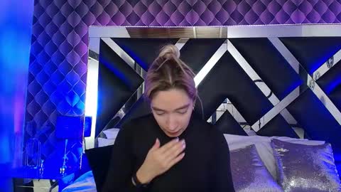 victtoria lee online show from December 1, 7:38 pm