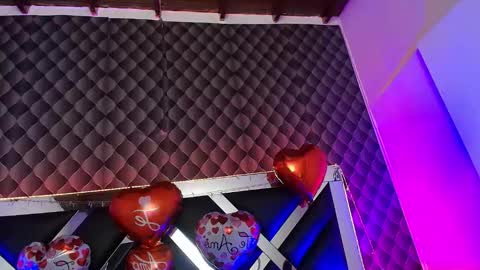 victtoria lee online show from February 14, 10:45 pm