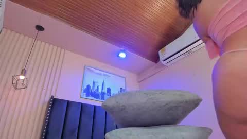 Viiolett online show from February 11, 7:59 pm