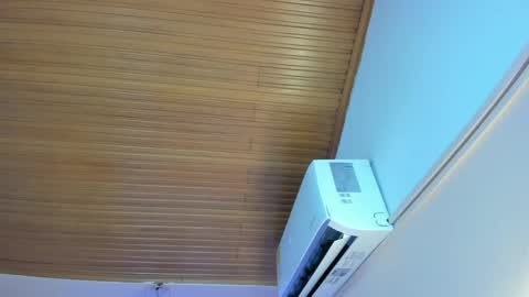 Viiolett online show from February 1, 7:34 pm