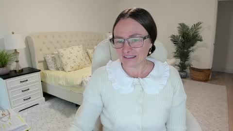 Ukrainian-woman online show from April 1, 1:41 pm