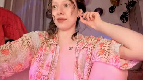 Vikky online show from November 10, 3:40 pm