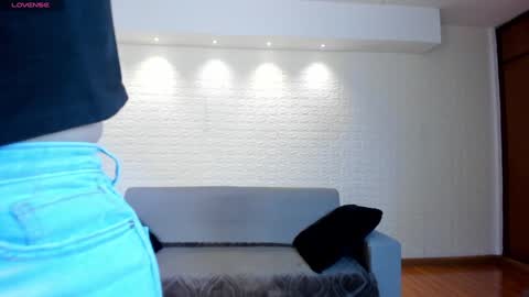 Violett  Everyday From 0530 to 1430 Col Time online show from January 14, 10:48 am