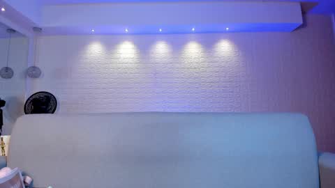 Violett  Everyday From 0530 to 1430 Col Time online show from February 11, 10:58 am