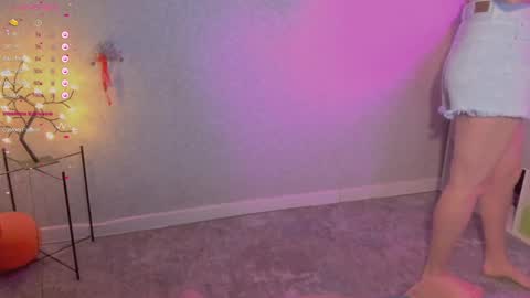 violet____h online show from February 9, 7:09 pm