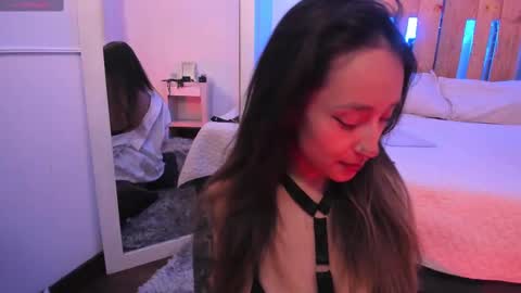 Violet Jones online show from September 29, 2:55 pm