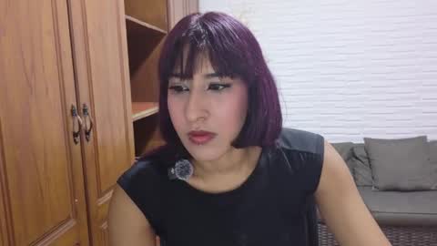 violet_rousse7 online show from June 4, 5:12 am