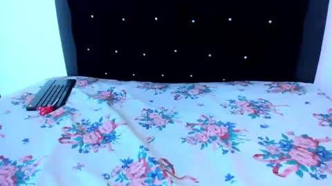 VioletaDums online show from September 17, 3:59 am