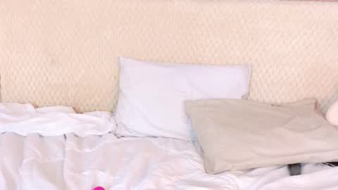 Violet online show from February 16, 1:33 pm